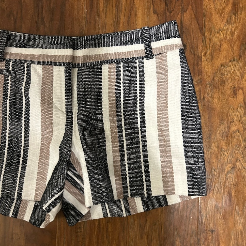 LOFT Black and Tan Striped Women's Shorts Size 0 - Picture 4 of 10